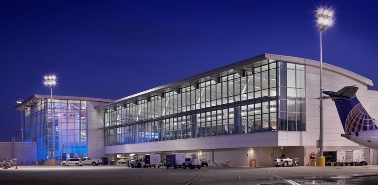 Frontier Airlines IAH Terminal