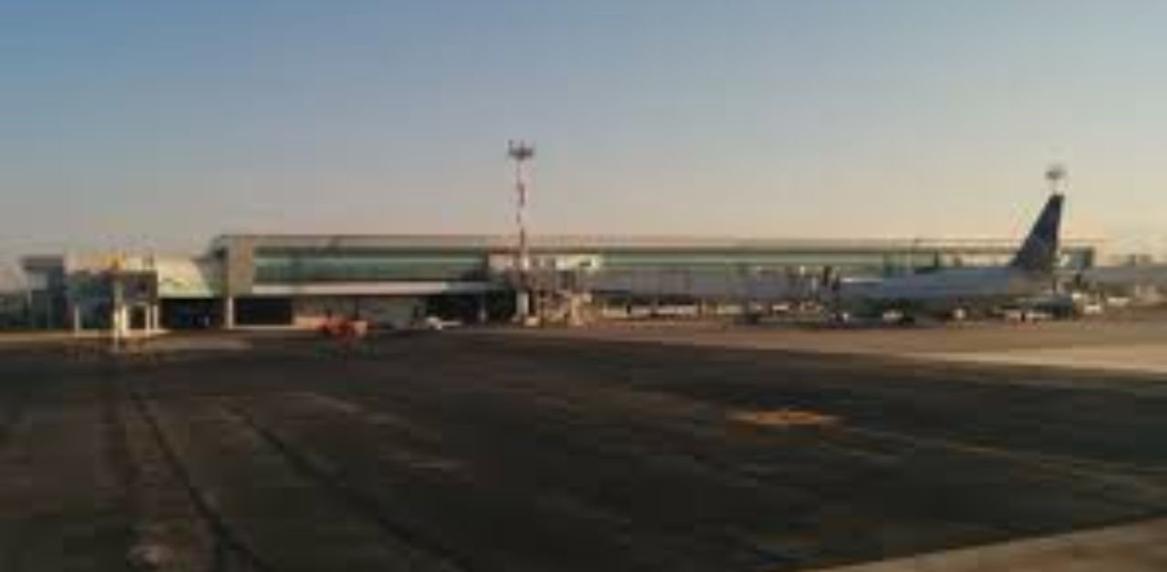 Frontier Airlines LIR Terminal